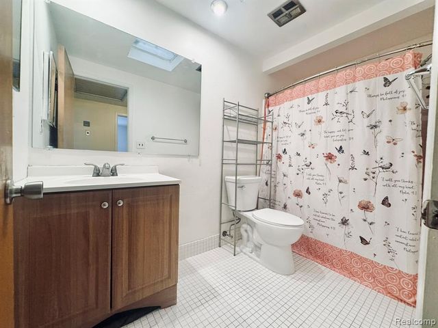 21670 Virginia Street, Southfield, MI 48076