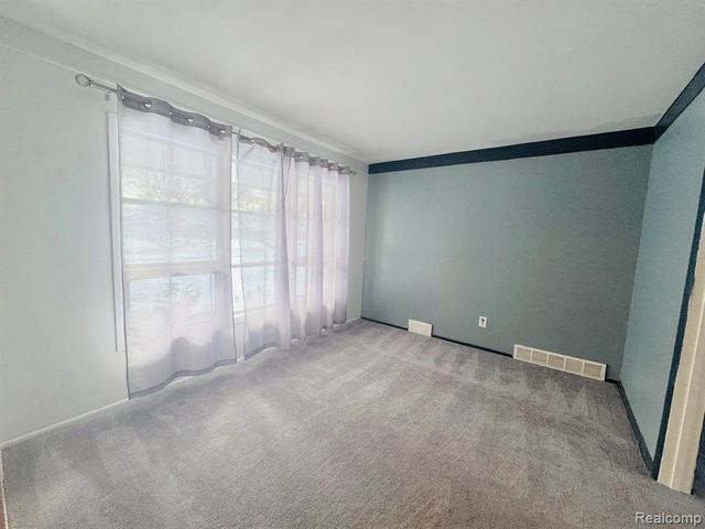 21670 Virginia Street, Southfield, MI 48076