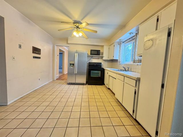 21670 Virginia Street, Southfield, MI 48076