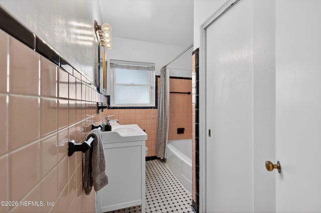 1786 PINEGROVE Avenue, Jacksonville, FL 32205