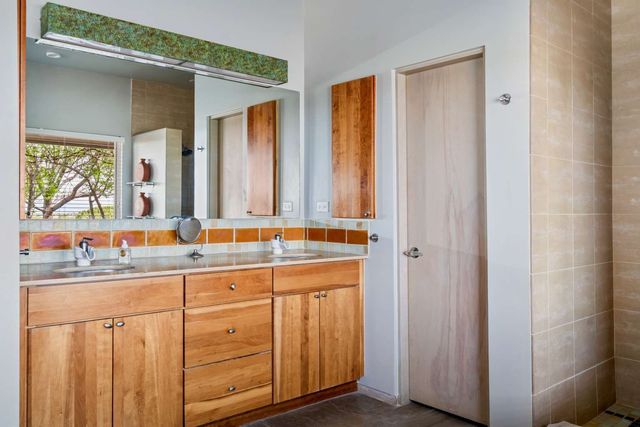 68 Avenida De La Paz, Lamy, NM 87540