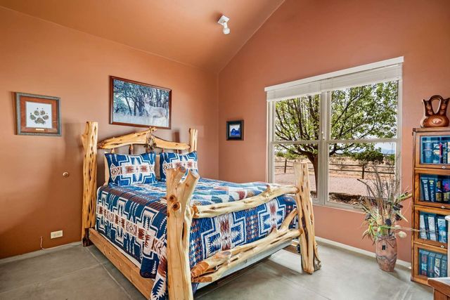 68 Avenida De La Paz, Lamy, NM 87540