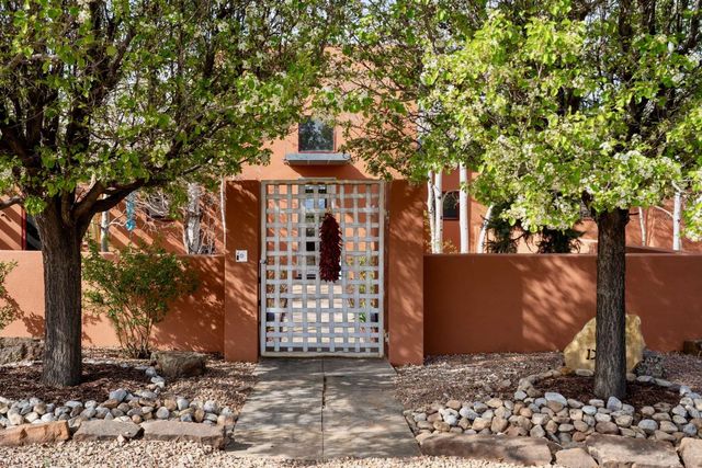 68 Avenida De La Paz, Lamy, NM 87540