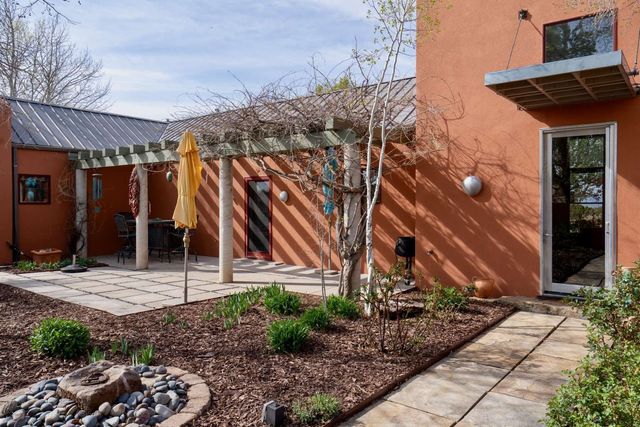 68 Avenida De La Paz, Lamy, NM 87540
