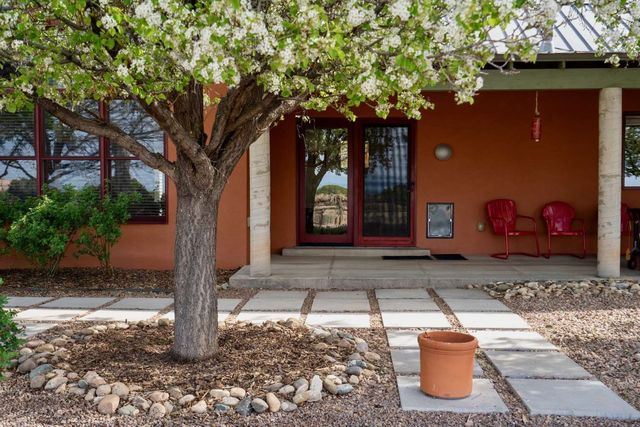 68 Avenida De La Paz, Lamy, NM 87540
