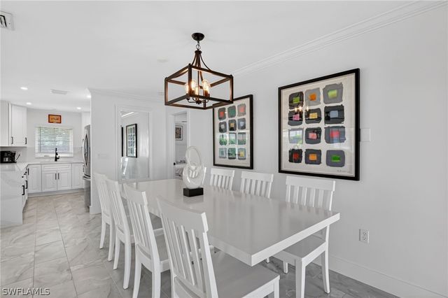 19 Crooked LN 15, Naples, FL 34112