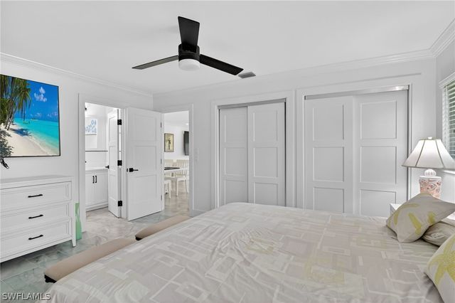 19 Crooked LN 15, Naples, FL 34112