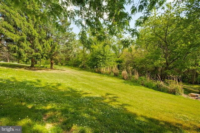 322 HILLTOP RD, Strasburg, PA 17579