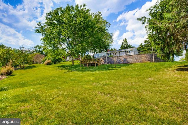 322 HILLTOP RD, Strasburg, PA 17579
