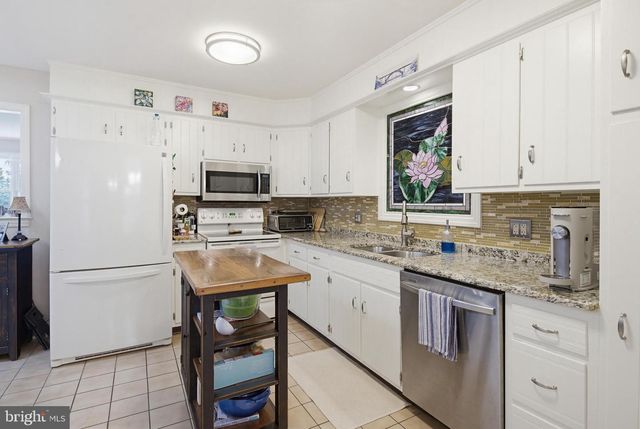322 HILLTOP RD, Strasburg, PA 17579