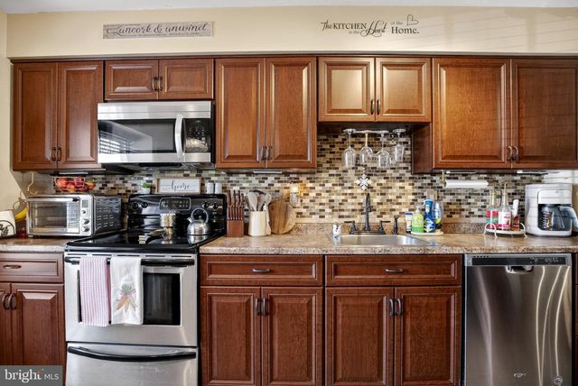 151 CROWN PRINCE DR, Marlton, NJ 08053