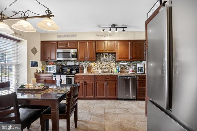 151 CROWN PRINCE DR, Marlton, NJ 08053