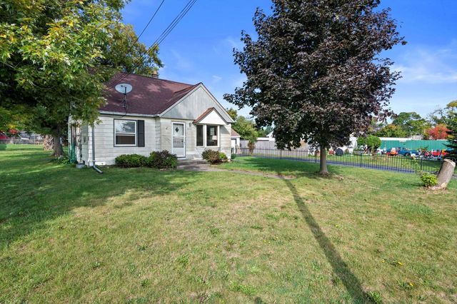 8720 W Kaul AVENUE, Milwaukee, WI 53225