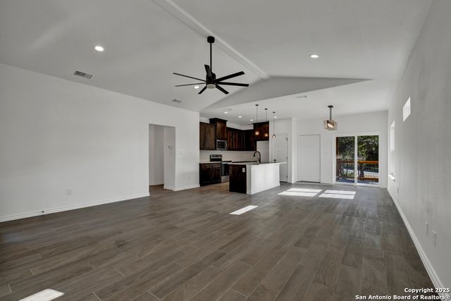 2549 Grandview, Canyon Lake, TX 78133