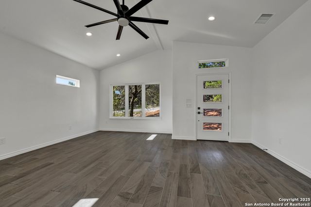 2549 Grandview, Canyon Lake, TX 78133