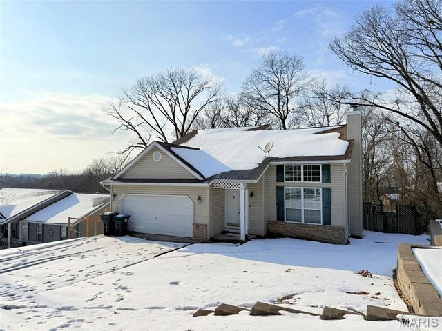 2213 Stone Gate Drive, Dupo, IL 62239