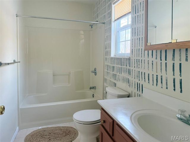 2213 Stone Gate Drive, Dupo, IL 62239