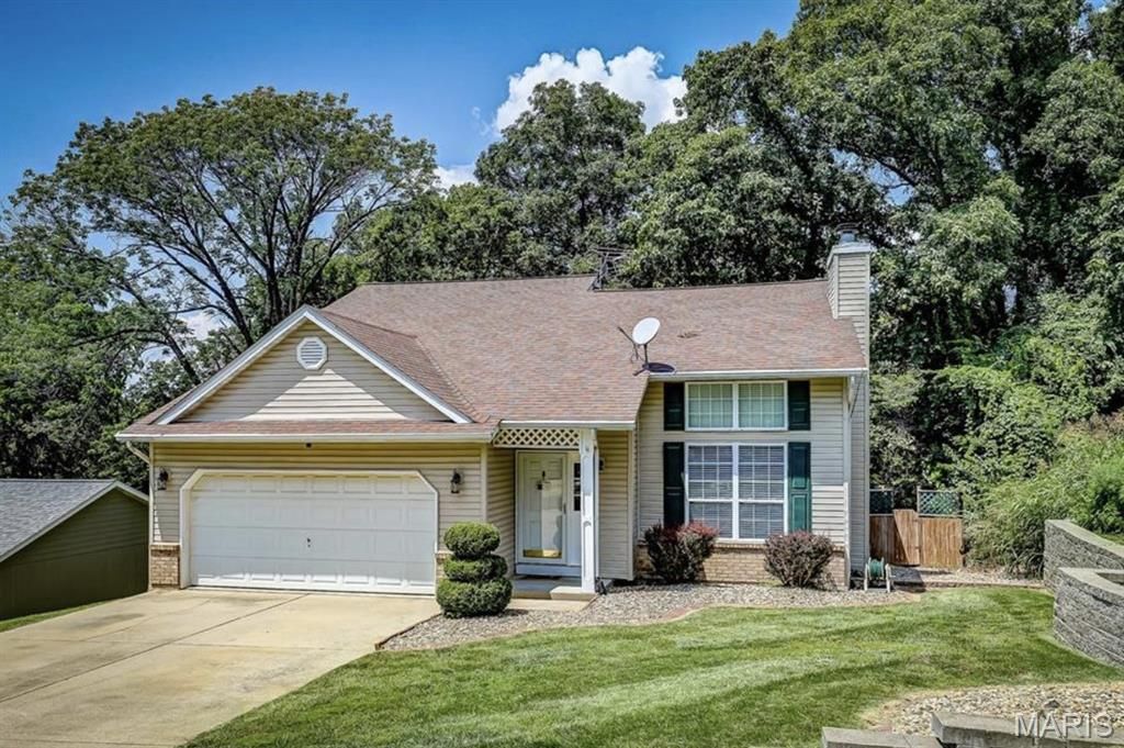 2213 Stone Gate Drive, Dupo, IL 62239