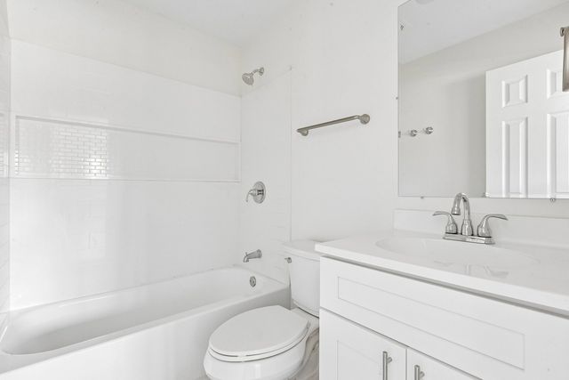 866 Clark Lane, Des Plaines, IL 60016