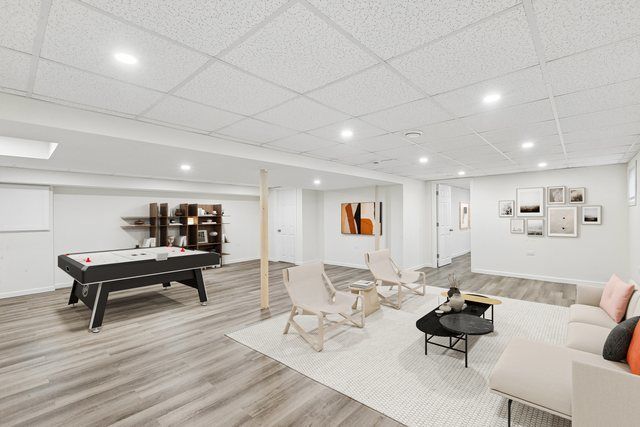 866 Clark Lane, Des Plaines, IL 60016