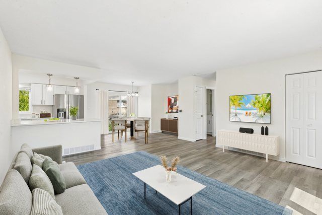 866 Clark Lane, Des Plaines, IL 60016