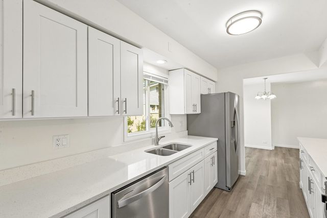 866 Clark Lane, Des Plaines, IL 60016