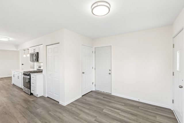 866 Clark Lane, Des Plaines, IL 60016