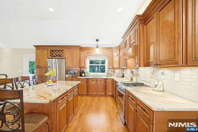 19 Wescott Street, Old Tappan, NJ 07675