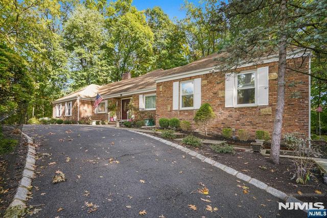 19 Wescott Street, Old Tappan, NJ 07675