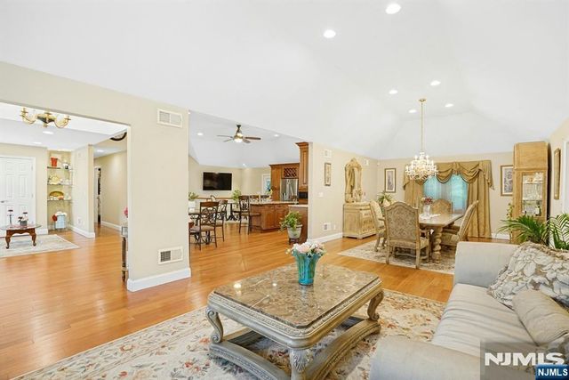 19 Wescott Street, Old Tappan, NJ 07675
