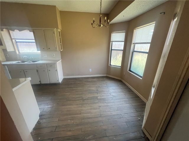 6109 Camway Dr, Corpus Christi, TX 78415