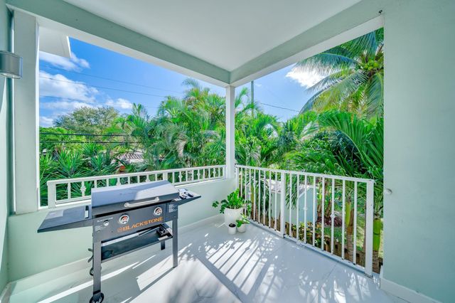 1112 NE 17th Way 1112, Fort Lauderdale, FL 33304