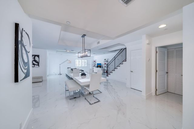 1112 NE 17th Way 1112, Fort Lauderdale, FL 33304