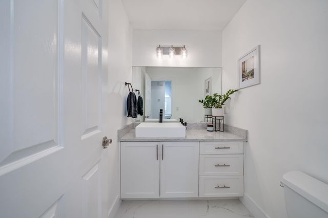 1112 NE 17th Way 1112, Fort Lauderdale, FL 33304