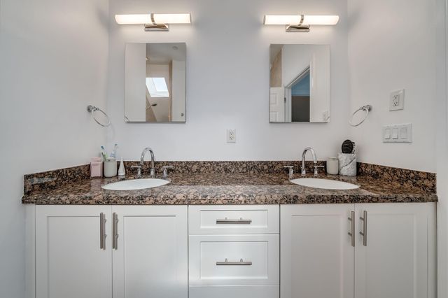 1112 NE 17th Way 1112, Fort Lauderdale, FL 33304