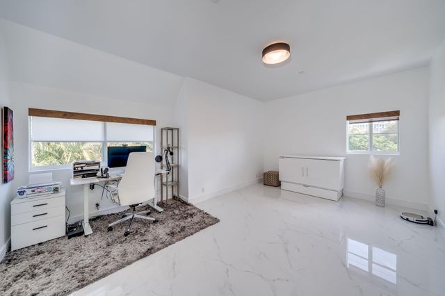 1112 NE 17th Way 1112, Fort Lauderdale, FL 33304