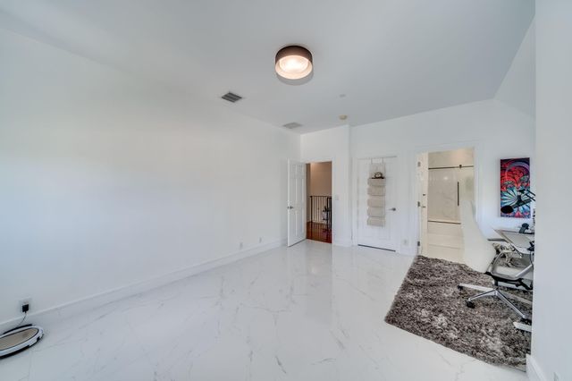 1112 NE 17th Way 1112, Fort Lauderdale, FL 33304