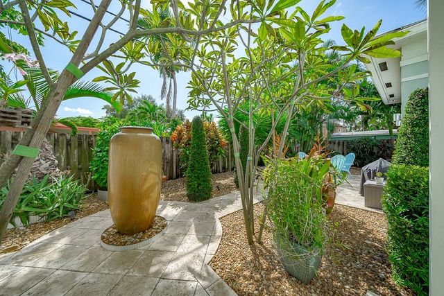 1112 NE 17th Way 1112, Fort Lauderdale, FL 33304