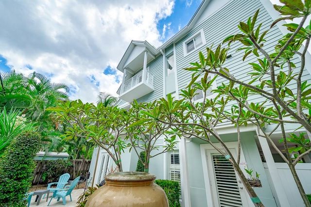 1112 NE 17th Way 1112, Fort Lauderdale, FL 33304