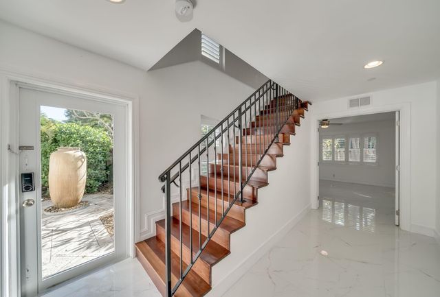 1112 NE 17th Way 1112, Fort Lauderdale, FL 33304