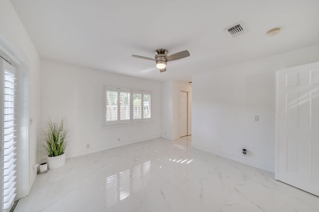 1112 NE 17th Way 1112, Fort Lauderdale, FL 33304