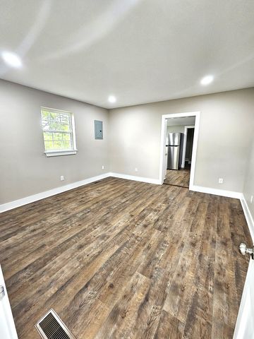 6831 Shellsford Rd, Mcminnville, TN 37110