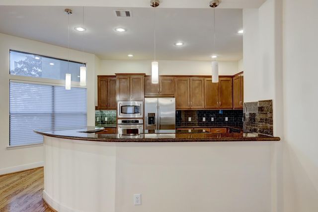 6911 Staffordshire Boulevard, Houston, TX 77030