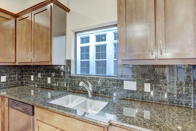 6911 Staffordshire Boulevard, Houston, TX 77030