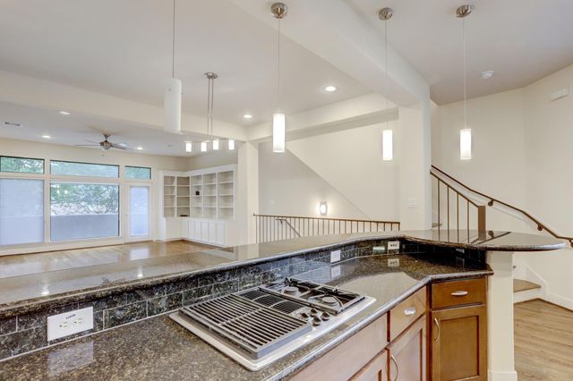 6911 Staffordshire Boulevard, Houston, TX 77030