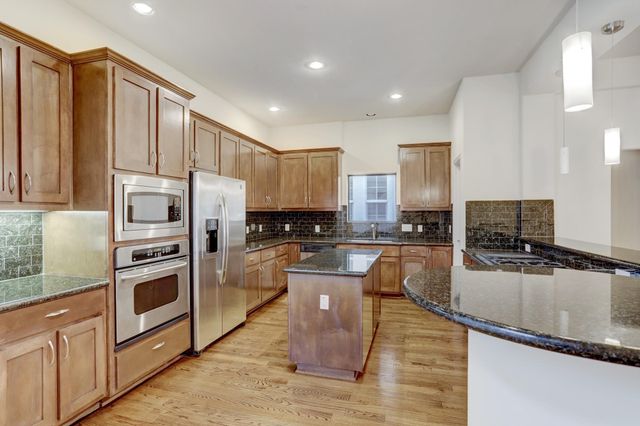 6911 Staffordshire Boulevard, Houston, TX 77030