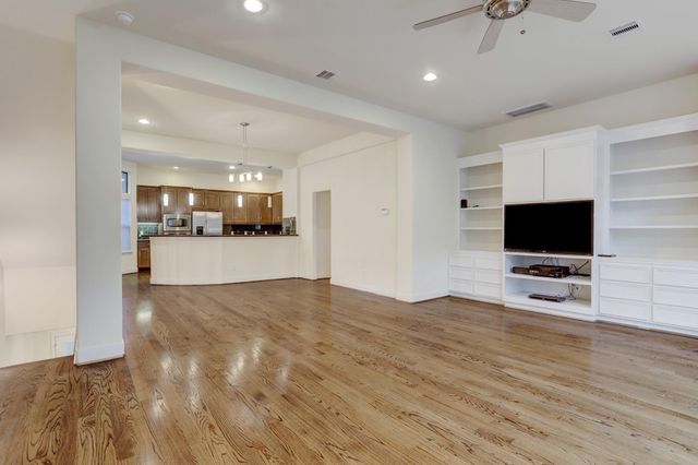 6911 Staffordshire Boulevard, Houston, TX 77030