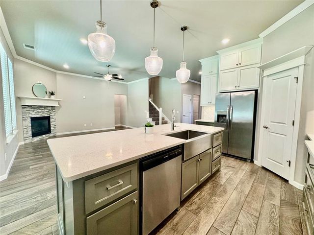 716 E Barajas Terrace, Mustang, OK 73064