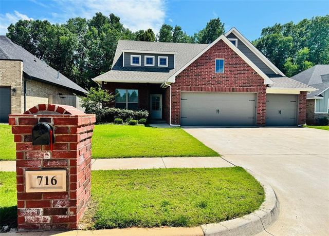 716 E Barajas Terrace, Mustang, OK 73064