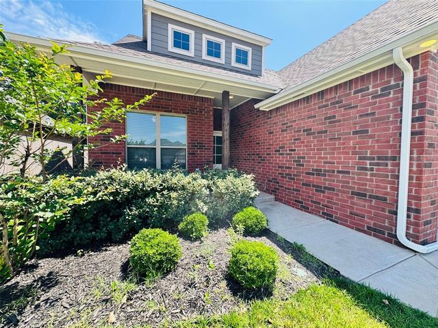 716 E Barajas Terrace, Mustang, OK 73064